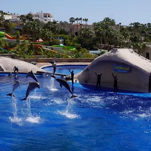 Oceanfront Oasis: 3-bedroom Americas Retreat Apartment Playa de las Americas (Tenerife)